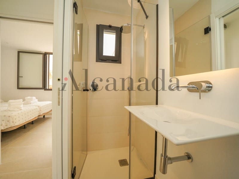 3 soveværelse Villa til salg i Alcudia med swimmingpool - € 1.680.000 (Ref: 3111576)