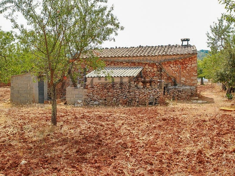 Villa til salg i Llubi - € 138.000 (Ref: 3111941)