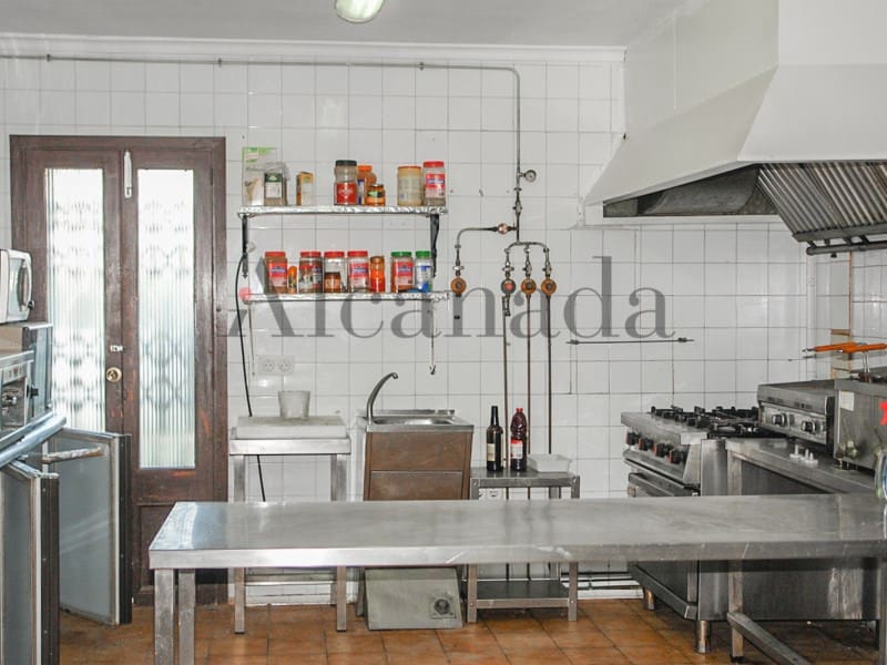 Erhverv til salg i Alcudia - € 350.000 (Ref: 3267508)