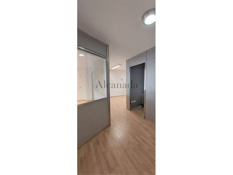 Erhverv til salg i Palma de Mallorca - € 250.000 (Ref: 4715696)