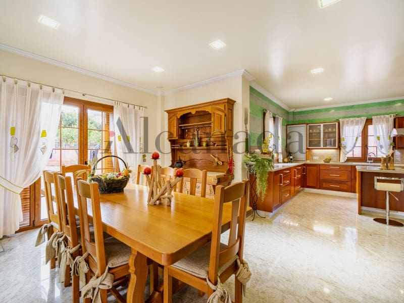 5 soverom Hus til salgs i Ca'n Picafort med svømmebasseng garasje - € 2 500 000 (Ref: 6618362)