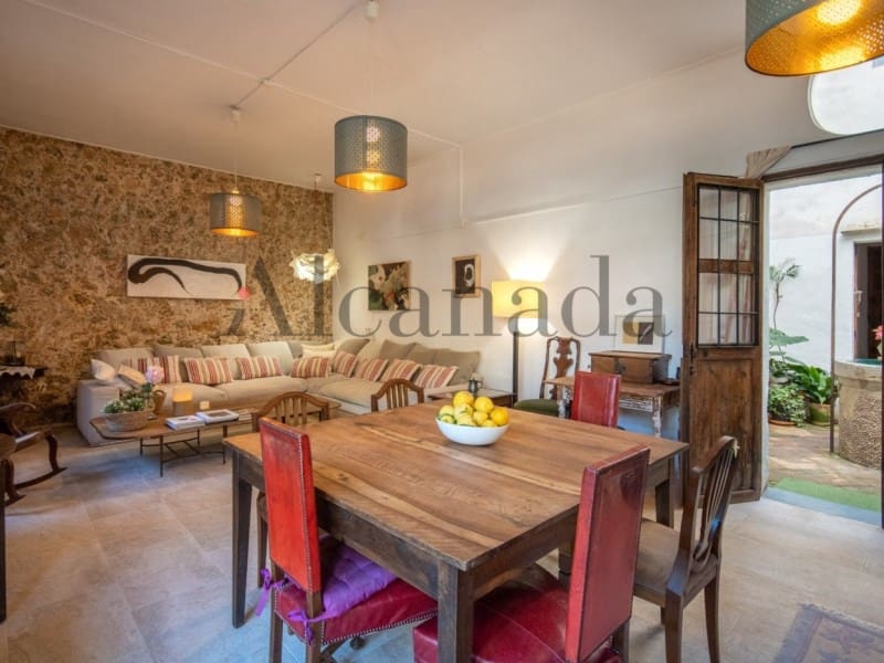 7 bedroom Villa for sale in Mancor de la Vall - € 1,500,000 (Ref: 6699665)