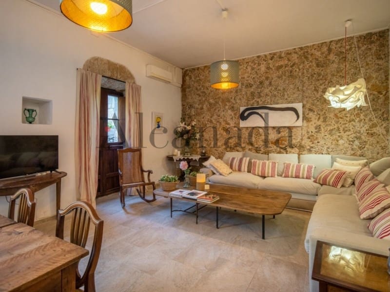 7 bedroom Villa for sale in Mancor de la Vall - € 1,500,000 (Ref: 6699665)