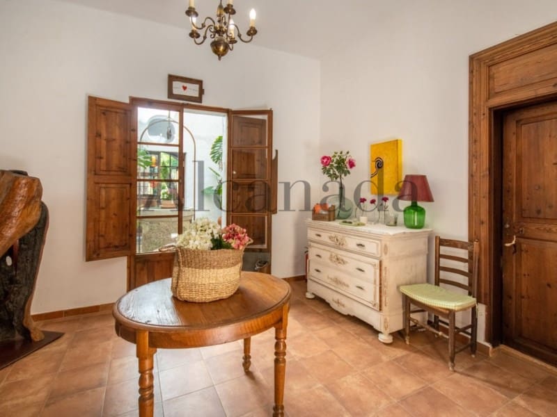 7 bedroom Villa for sale in Mancor de la Vall - € 1,500,000 (Ref: 6699665)