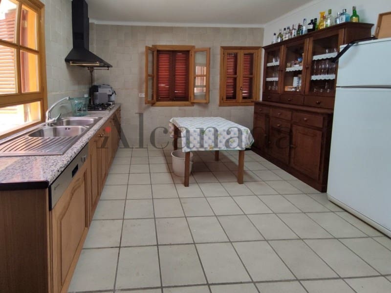 6 soveværelse Byhus til salg i Mancor de la Vall med garage - € 990.000 (Ref: 6699666)