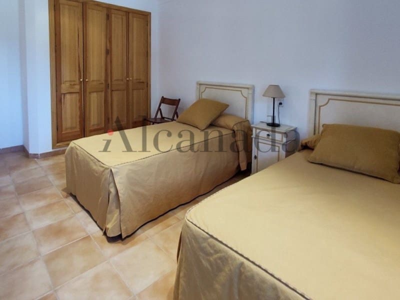 6 soveværelse Byhus til salg i Mancor de la Vall med garage - € 990.000 (Ref: 6699666)