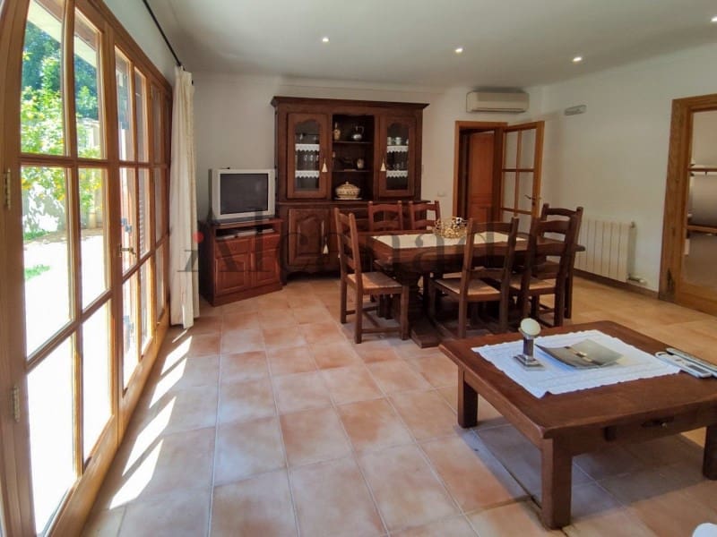 6 soveværelse Byhus til salg i Mancor de la Vall med garage - € 990.000 (Ref: 6699666)