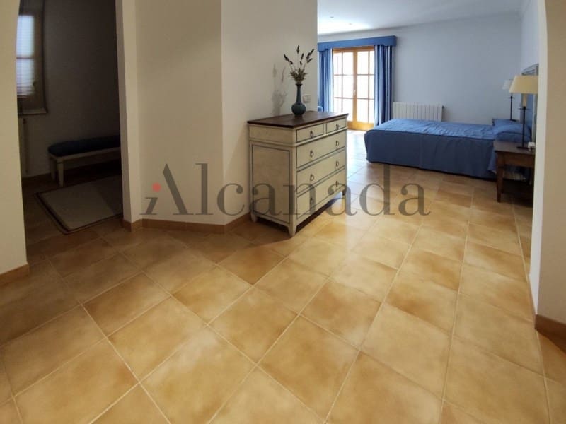 6 soveværelse Byhus til salg i Mancor de la Vall med garage - € 990.000 (Ref: 6699666)