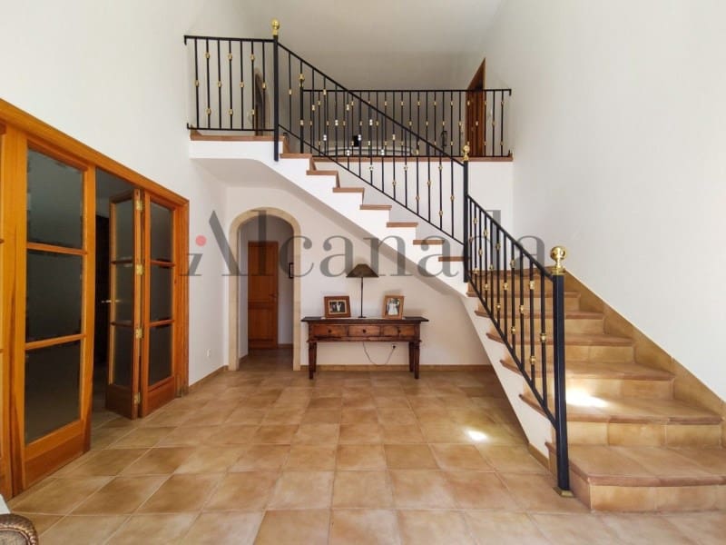 6 soveværelse Byhus til salg i Mancor de la Vall med garage - € 990.000 (Ref: 6699666)