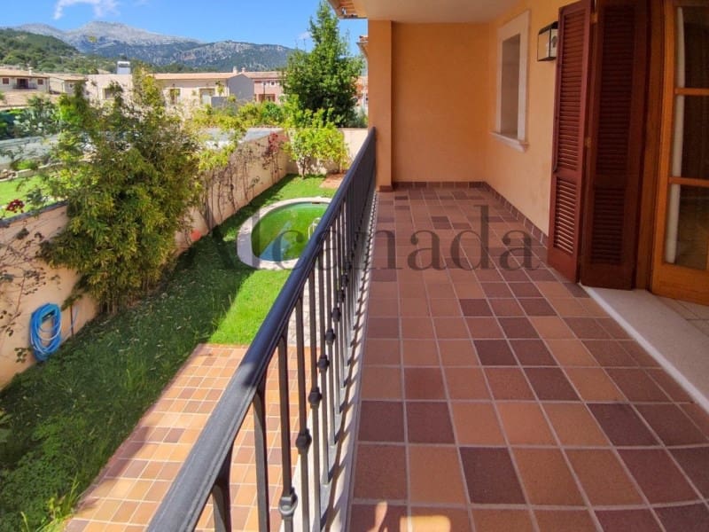 6 soveværelse Byhus til salg i Mancor de la Vall med garage - € 990.000 (Ref: 6699666)