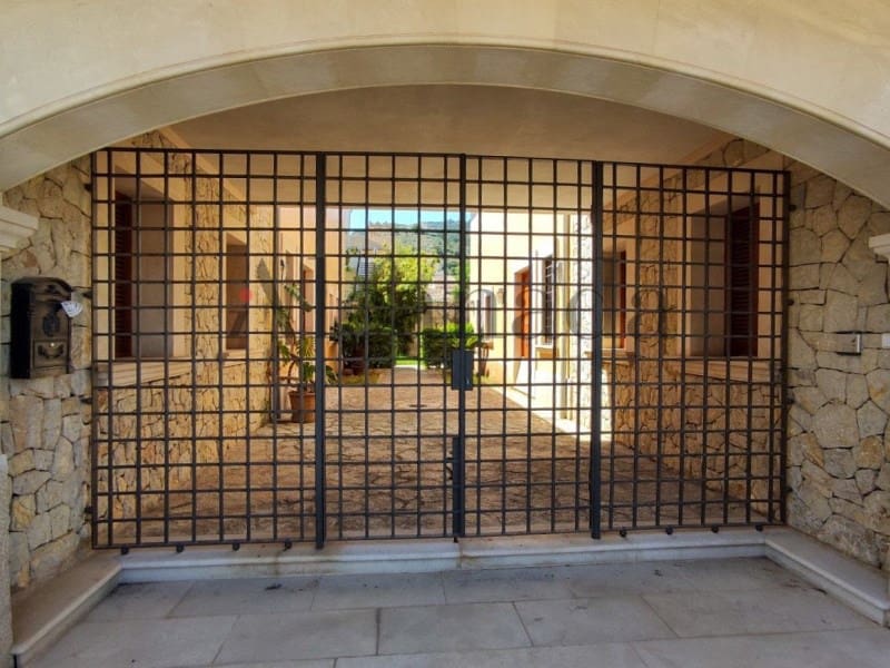 6 soveværelse Byhus til salg i Mancor de la Vall med garage - € 990.000 (Ref: 6699666)