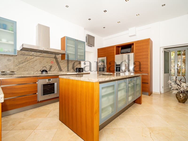 6 soveværelse Villa til salg i Alaro med swimmingpool garage - € 6.800.000 (Ref: 6989485)