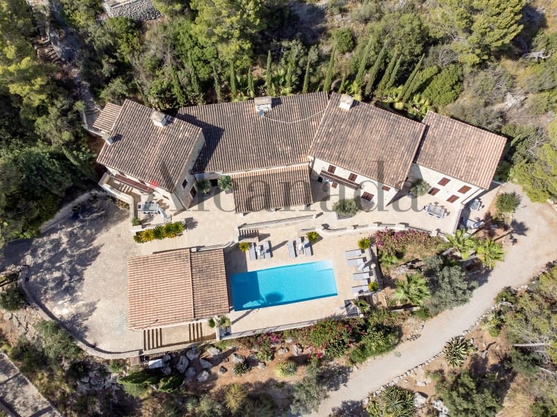 6 soveværelse Villa til salg i Alaro med swimmingpool garage - € 6.800.000 (Ref: 6989485)