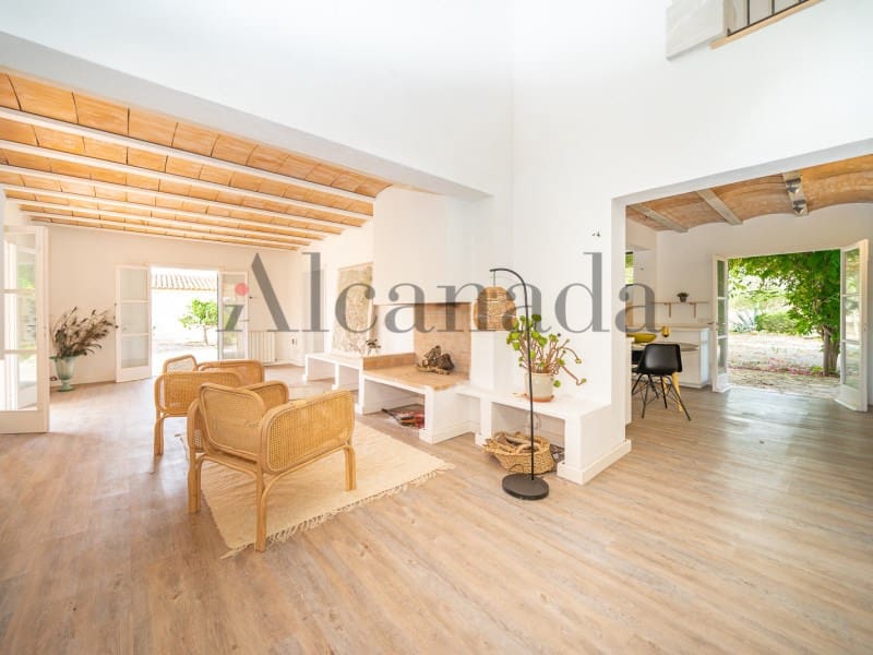 8 bedroom Villa for sale in Sant Joan - € 1,980,000 (Ref: 7063623)