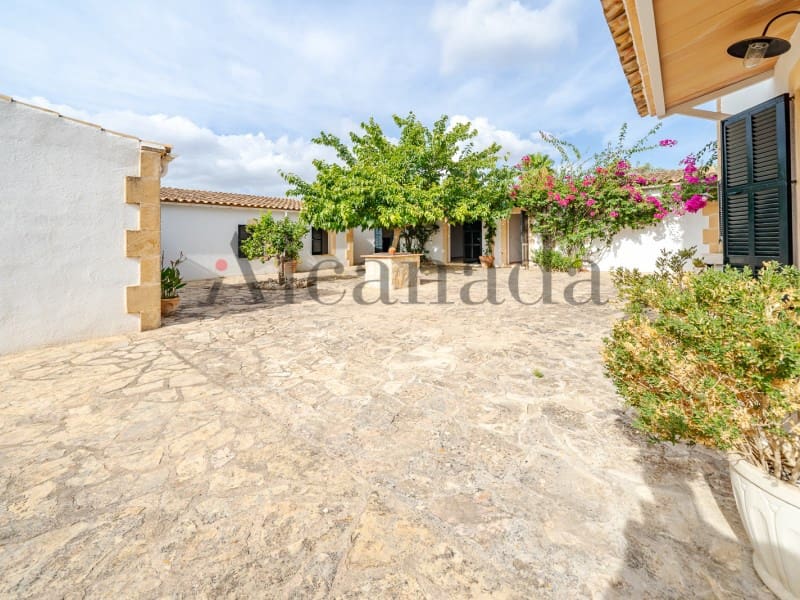 8 bedroom Villa for sale in Sant Joan - € 1,980,000 (Ref: 7063623)