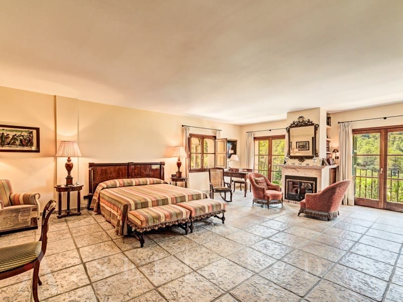 12 soveværelse Villa til salg i Bunyola med garage - € 6.950.000 (Ref: 7255402)