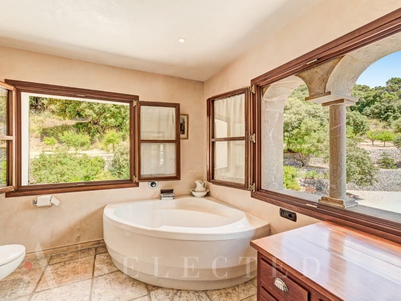 12 soveværelse Villa til salg i Bunyola med garage - € 6.950.000 (Ref: 7255402)