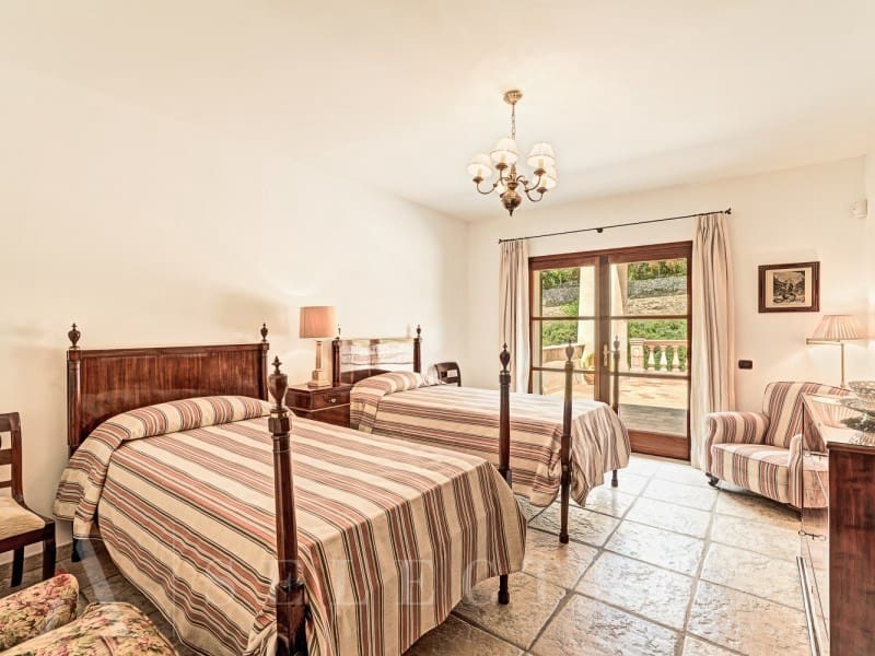 12 soveværelse Villa til salg i Bunyola med garage - € 6.950.000 (Ref: 7255402)