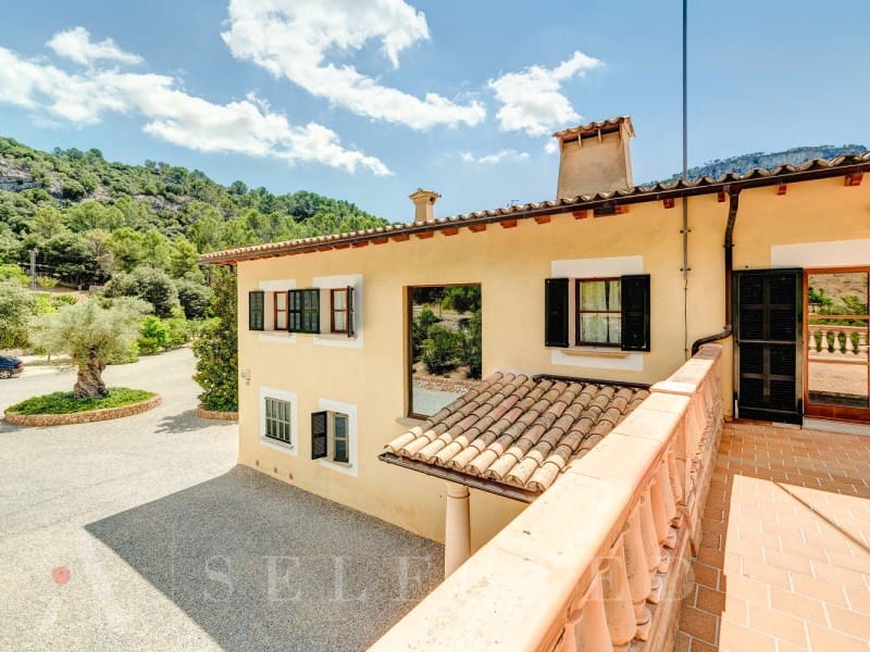 12 soveværelse Villa til salg i Bunyola med garage - € 6.950.000 (Ref: 7255402)