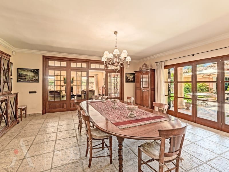 12 soveværelse Villa til salg i Bunyola med garage - € 6.950.000 (Ref: 7255402)