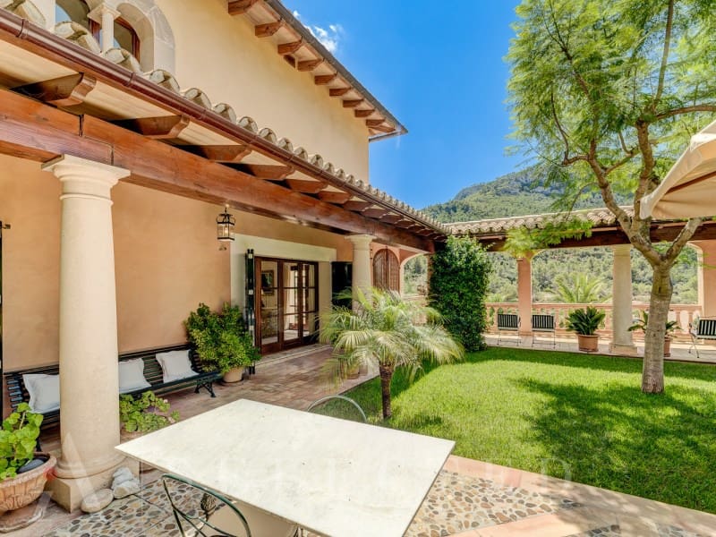 12 soveværelse Villa til salg i Bunyola med garage - € 6.950.000 (Ref: 7255402)