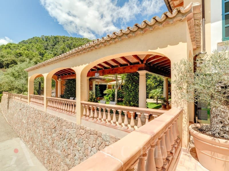 12 soveværelse Villa til salg i Bunyola med garage - € 6.950.000 (Ref: 7255402)