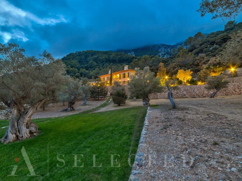 12 soveværelse Villa til salg i Bunyola med garage - € 6.950.000 (Ref: 7255402)