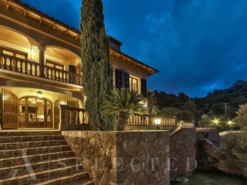 12 soveværelse Villa til salg i Bunyola med garage - € 6.950.000 (Ref: 7255402)