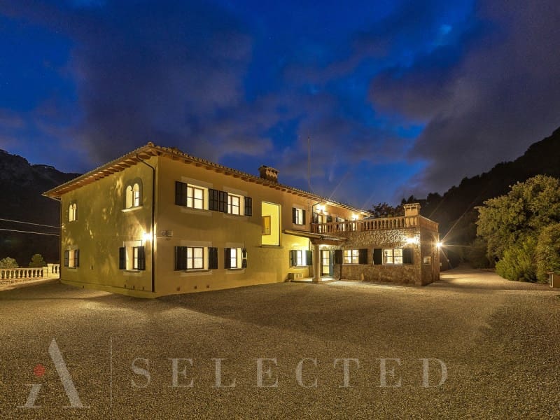 12 soveværelse Villa til salg i Bunyola med garage - € 6.950.000 (Ref: 7255402)