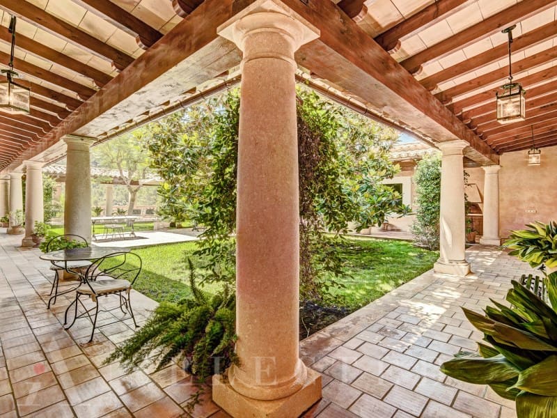 12 soveværelse Villa til salg i Bunyola med garage - € 6.950.000 (Ref: 7255402)