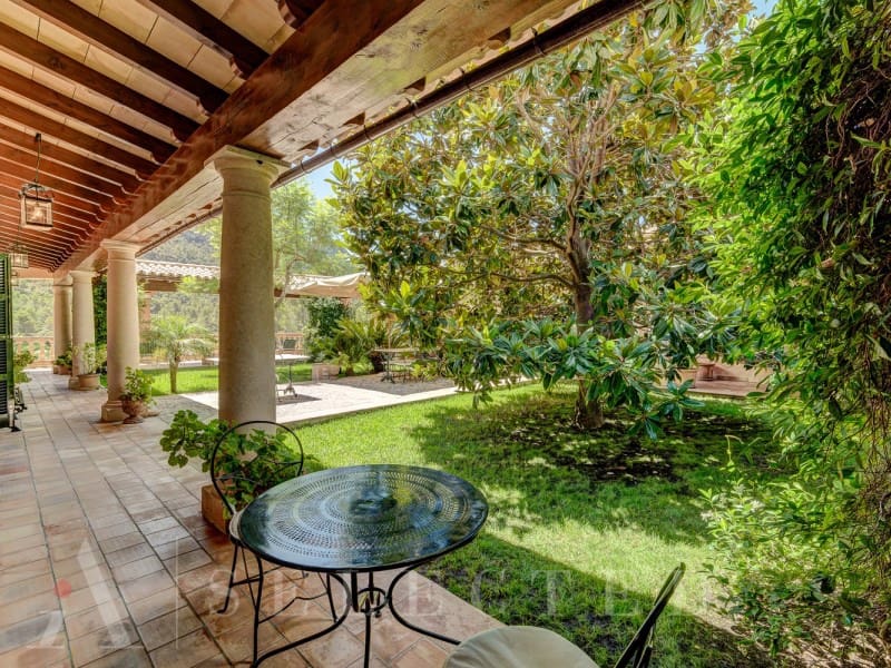 12 soveværelse Villa til salg i Bunyola med garage - € 6.950.000 (Ref: 7255402)