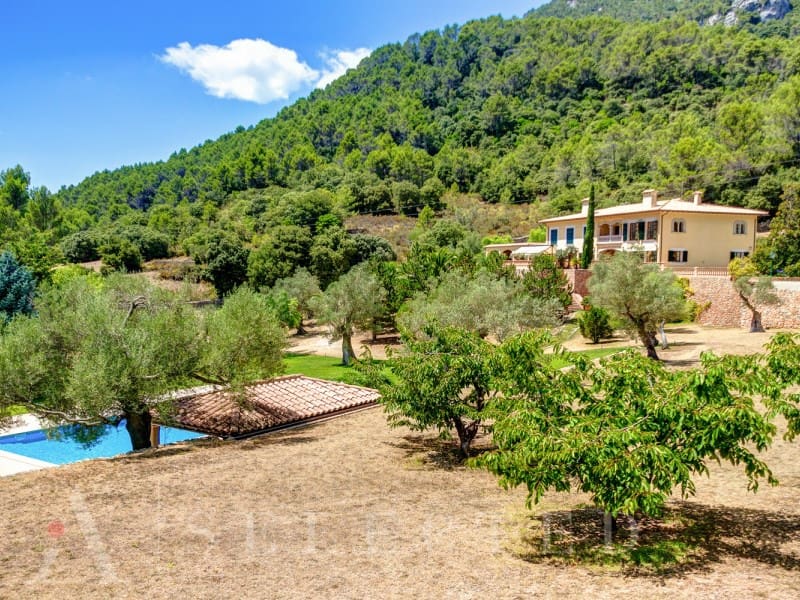 12 soveværelse Villa til salg i Bunyola med garage - € 6.950.000 (Ref: 7255402)