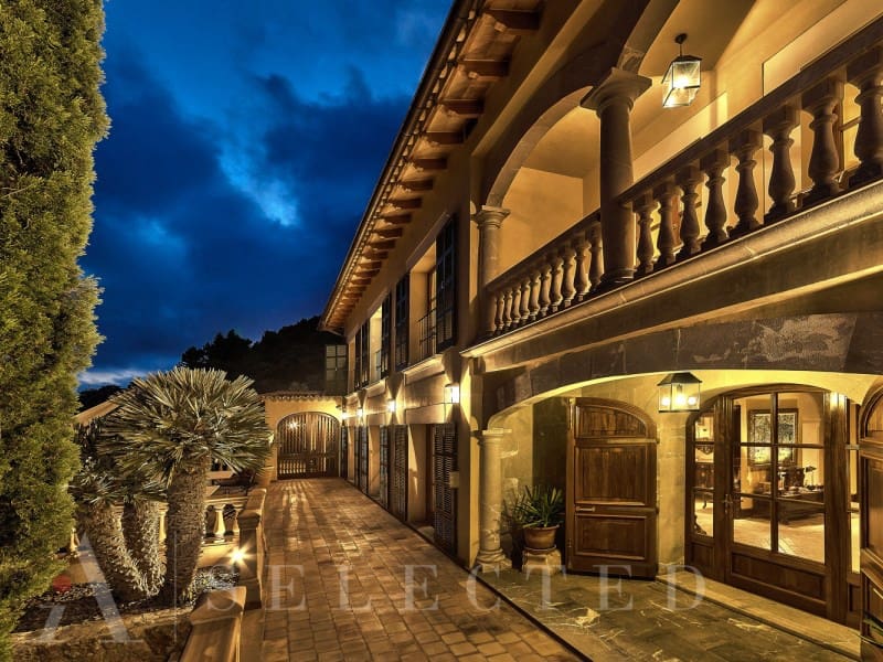 12 soveværelse Villa til salg i Bunyola med garage - € 6.950.000 (Ref: 7255402)