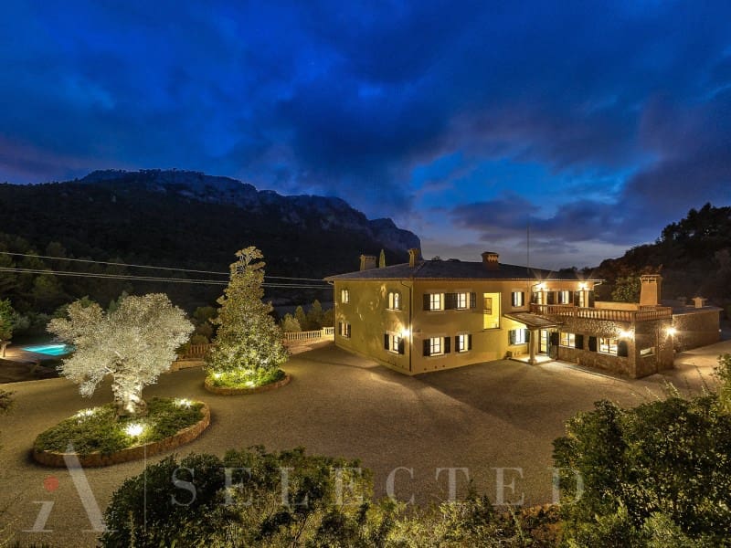 12 soveværelse Villa til salg i Bunyola med garage - € 6.950.000 (Ref: 7255402)