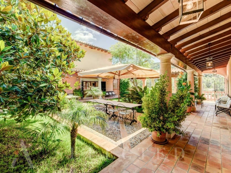 12 soveværelse Villa til salg i Bunyola med garage - € 6.950.000 (Ref: 7255402)