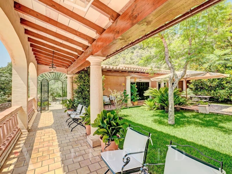 12 soveværelse Villa til salg i Bunyola med garage - € 6.950.000 (Ref: 7255402)