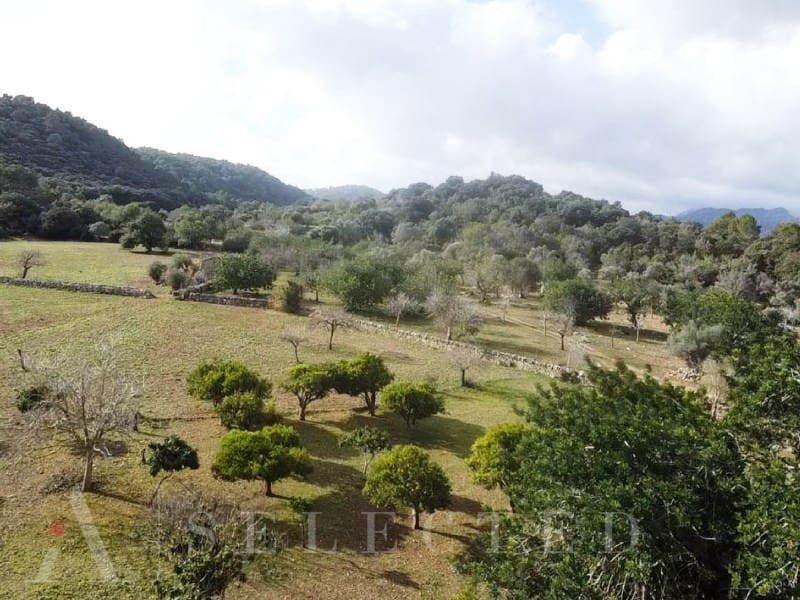 5 bedroom Villa for sale in Pollensa / Pollenca - € 2,500,000 (Ref: 8045512)