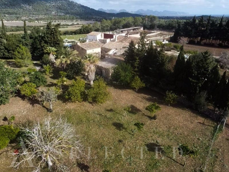 5 bedroom Villa for sale in Pollensa / Pollenca - € 2,500,000 (Ref: 8045512)