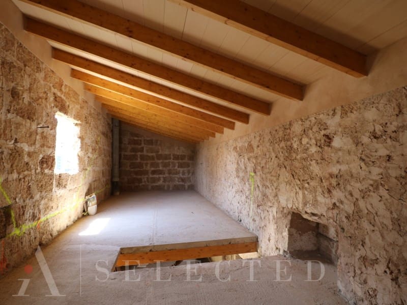 5 bedroom Finca/Country House for sale in Sa Pobla with garage - € 470,000 (Ref: 8363415)