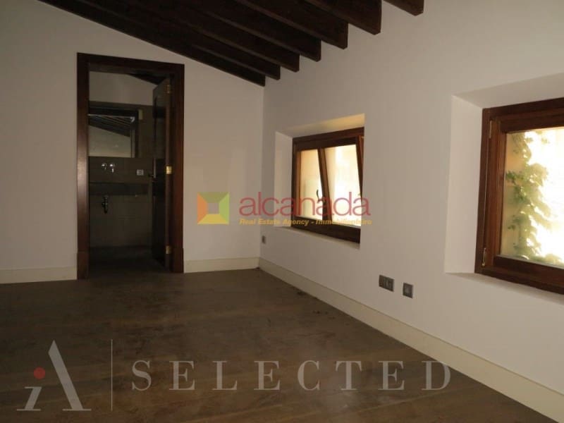 2 slaapkamer Flat te koop in Palma de Mallorca met garage - € 1.800.000 (Ref: 8950884)