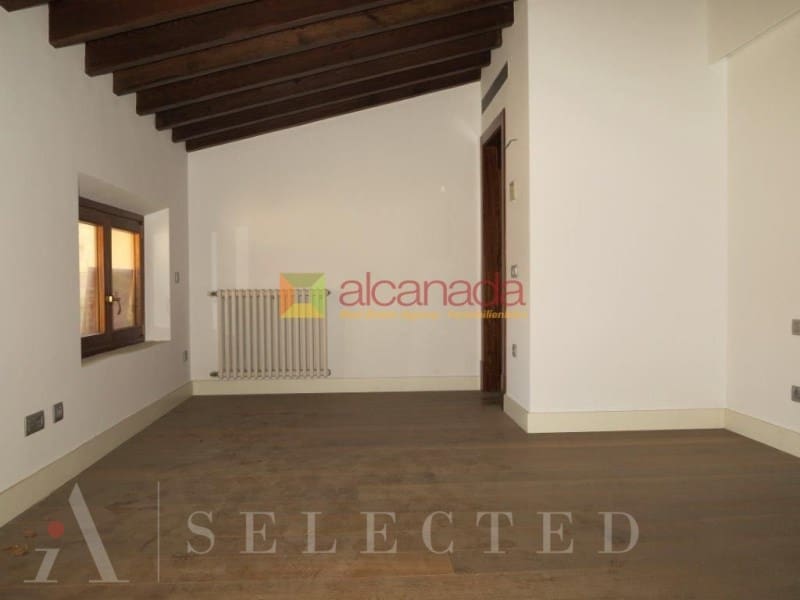 2 slaapkamer Flat te koop in Palma de Mallorca met garage - € 1.800.000 (Ref: 8950884)