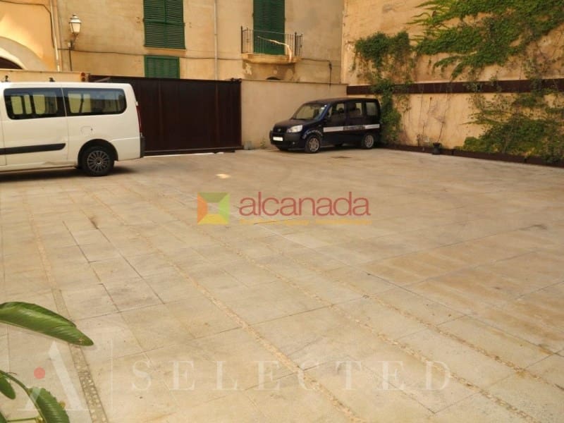 2 slaapkamer Flat te koop in Palma de Mallorca met garage - € 1.800.000 (Ref: 8950884)