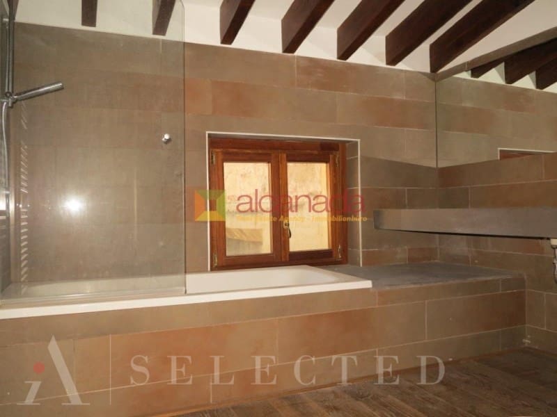 2 slaapkamer Flat te koop in Palma de Mallorca met garage - € 1.800.000 (Ref: 8950884)