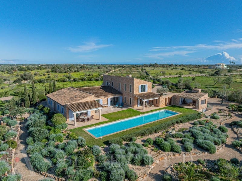 4 soveværelse Villa til salg i Ses Salines med swimmingpool garage - € 3.690.000 (Ref: 9042620)