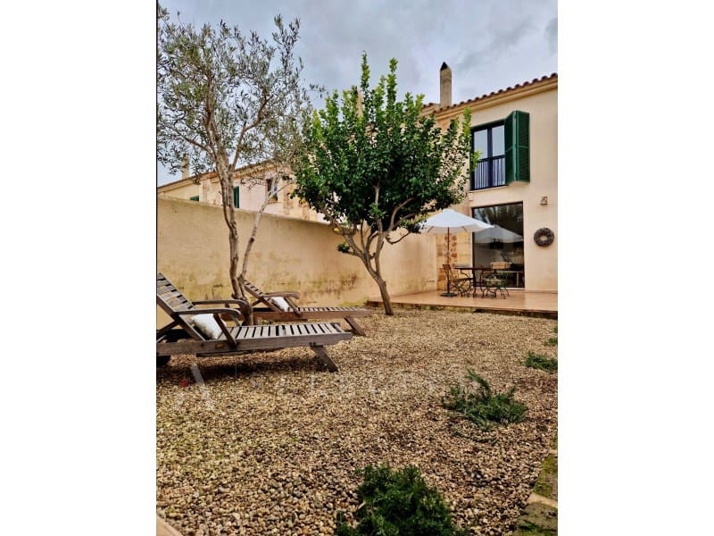 3 bedroom Townhouse for rent in Ses Salines - € 2,200 (Ref: 9682433)