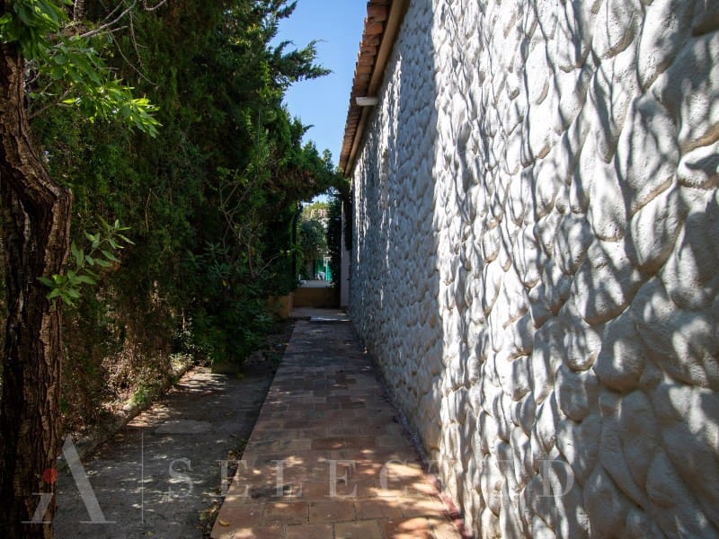 4 bedroom Villa for sale in Alcudia - € 610,000 (Ref: 9924290)