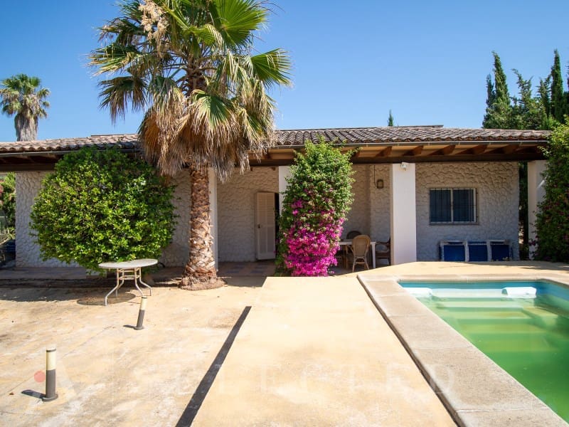 4 bedroom Villa for sale in Alcudia - € 610,000 (Ref: 9924290)