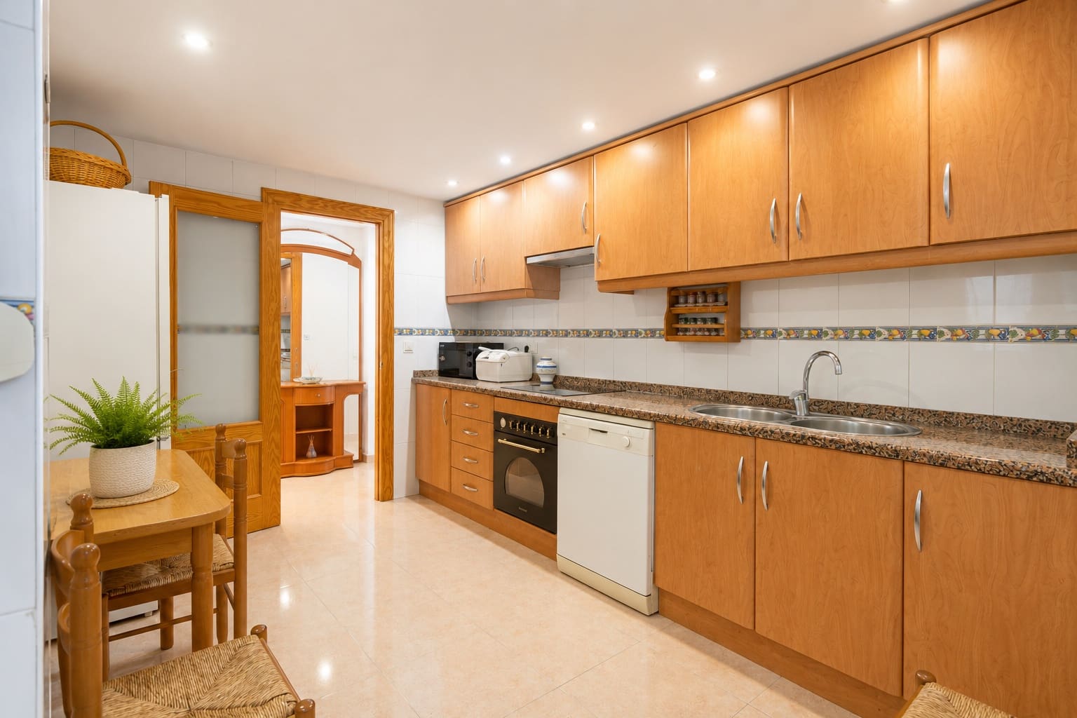 3 Zimmer Apartment zu vermieten in Altea mit Garage - 1.000 € (Ref: 10037027)