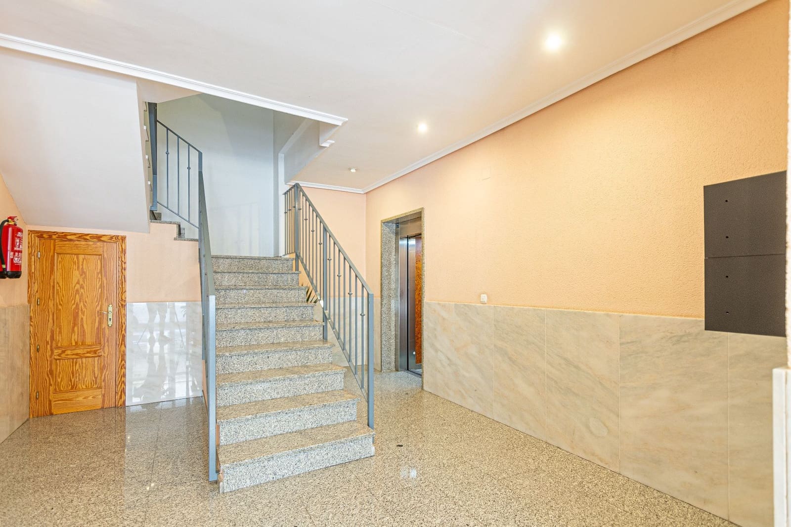 3 Zimmer Apartment zu vermieten in Altea mit Garage - 1.000 € (Ref: 10037027)