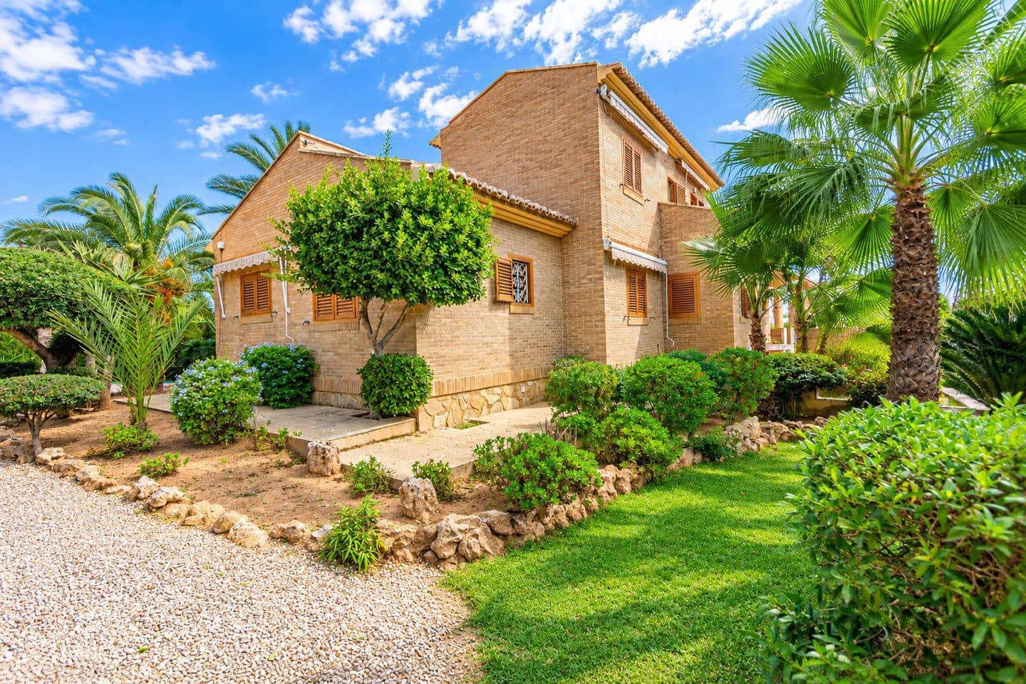 5 Zimmer Villa zu verkaufen in Benidorm mit Pool Garage - 1.480.000 € (Ref: 10157395)